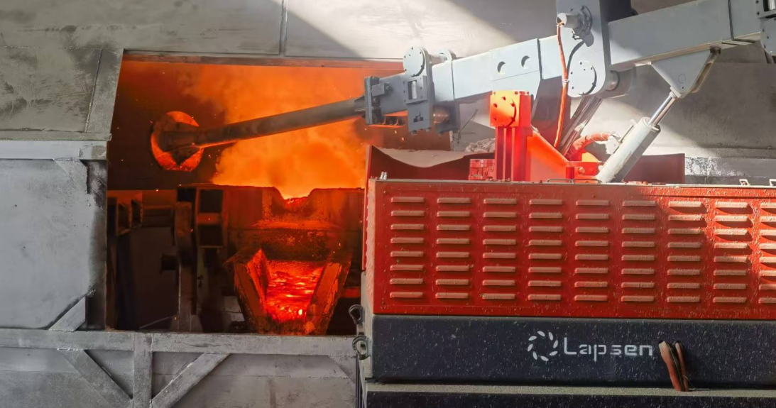 礦熱爐扒渣機(jī)器人破解人工扒渣困局